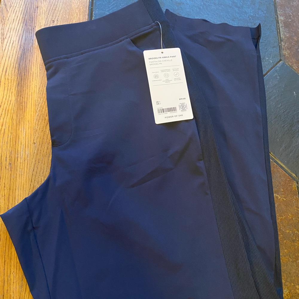 NWT Athleta Midnight Blue Performance Leggings